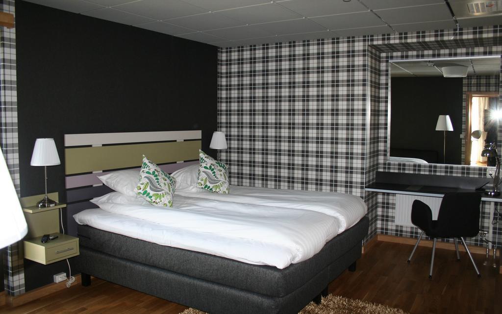Home Hotel Bristol Arvika Kamer foto