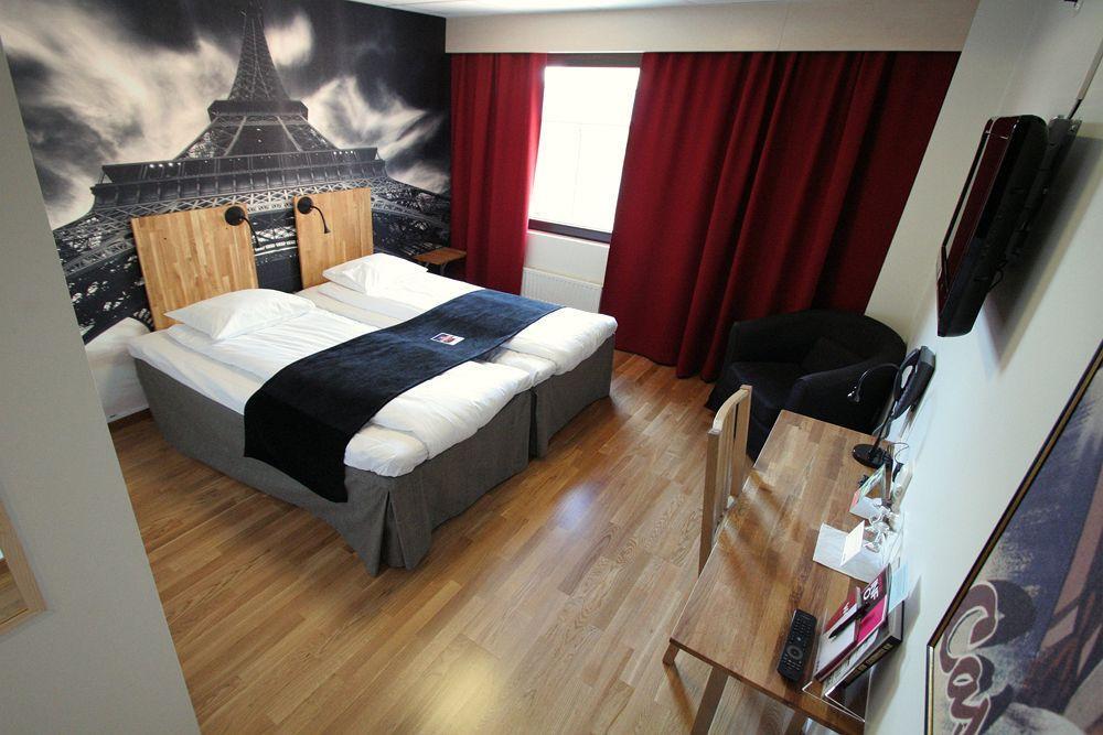 Home Hotel Bristol Arvika Kamer foto